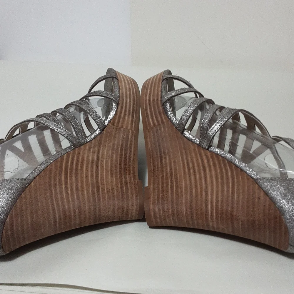 Seychelles‎ Trust Silver Metallic Wedge Stack/ Shoes